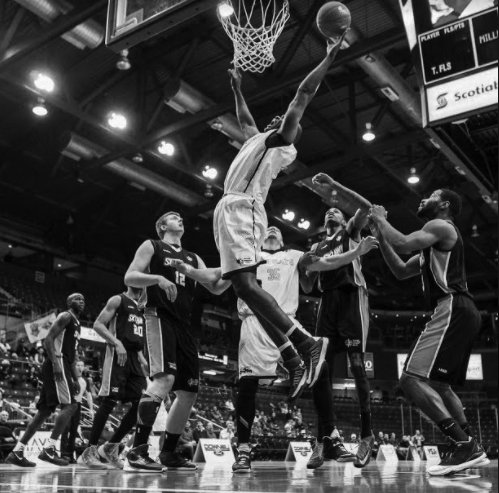L'école de basketball de Modibo pour les jeunes de Québec